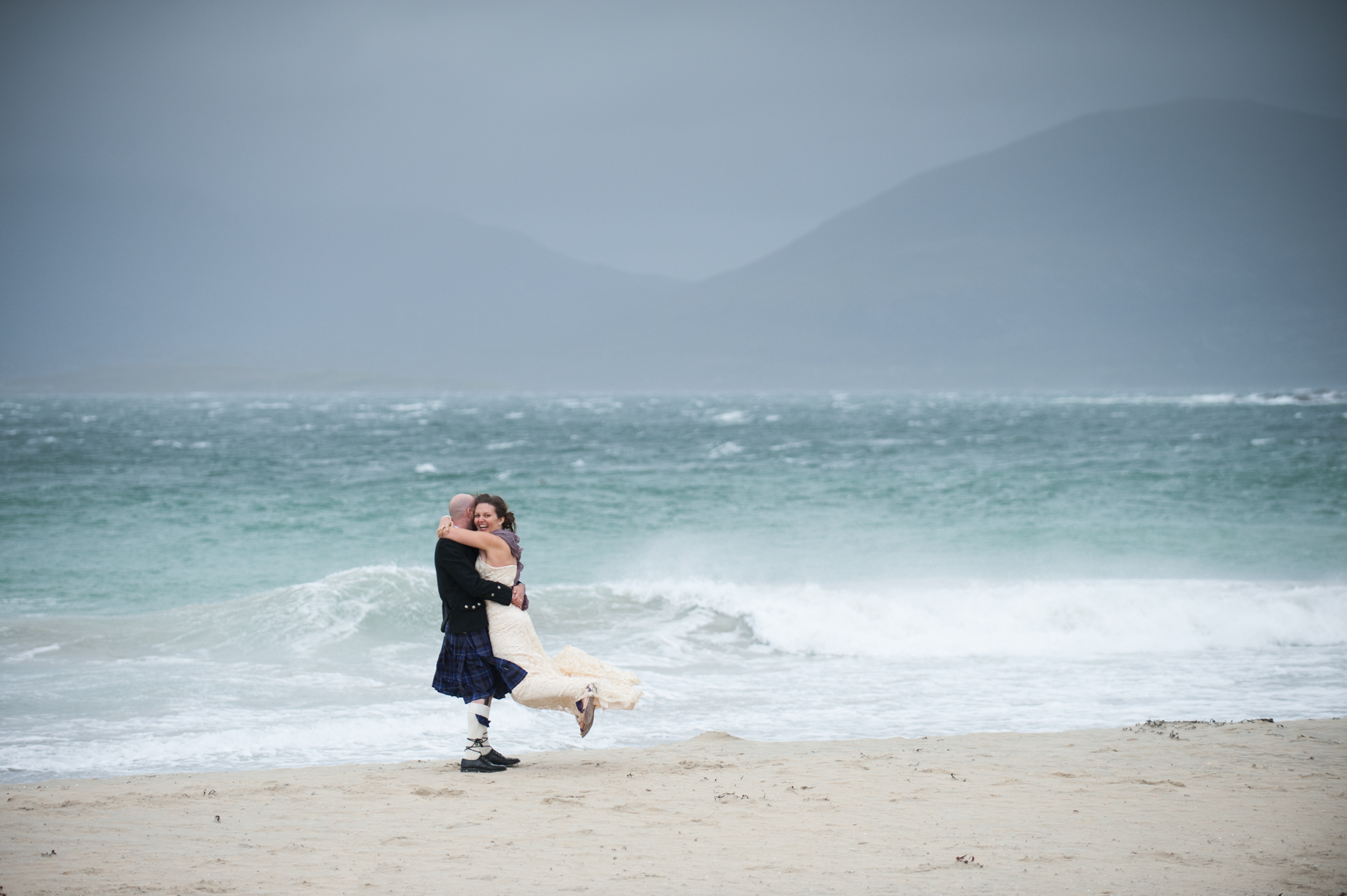 wedding photography on luskentyre beach, outer hebrides 